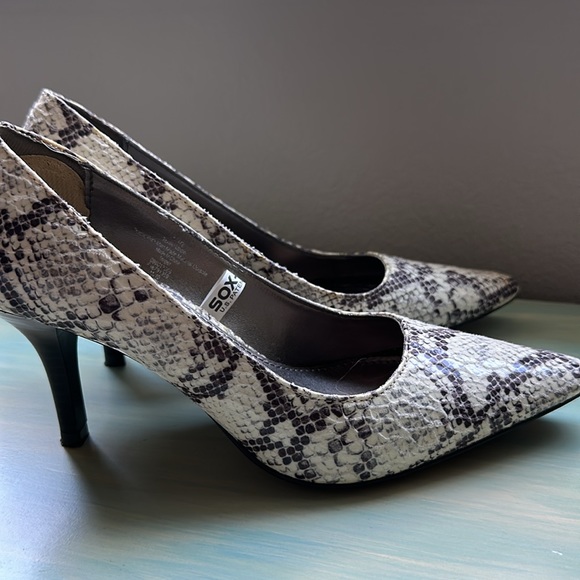 Snake textured pumps - Picture 3 of 7